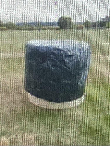 Round hay bale - round,
